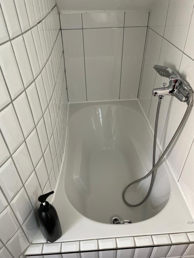 Simple room in Luxembourg city Extérieur photo