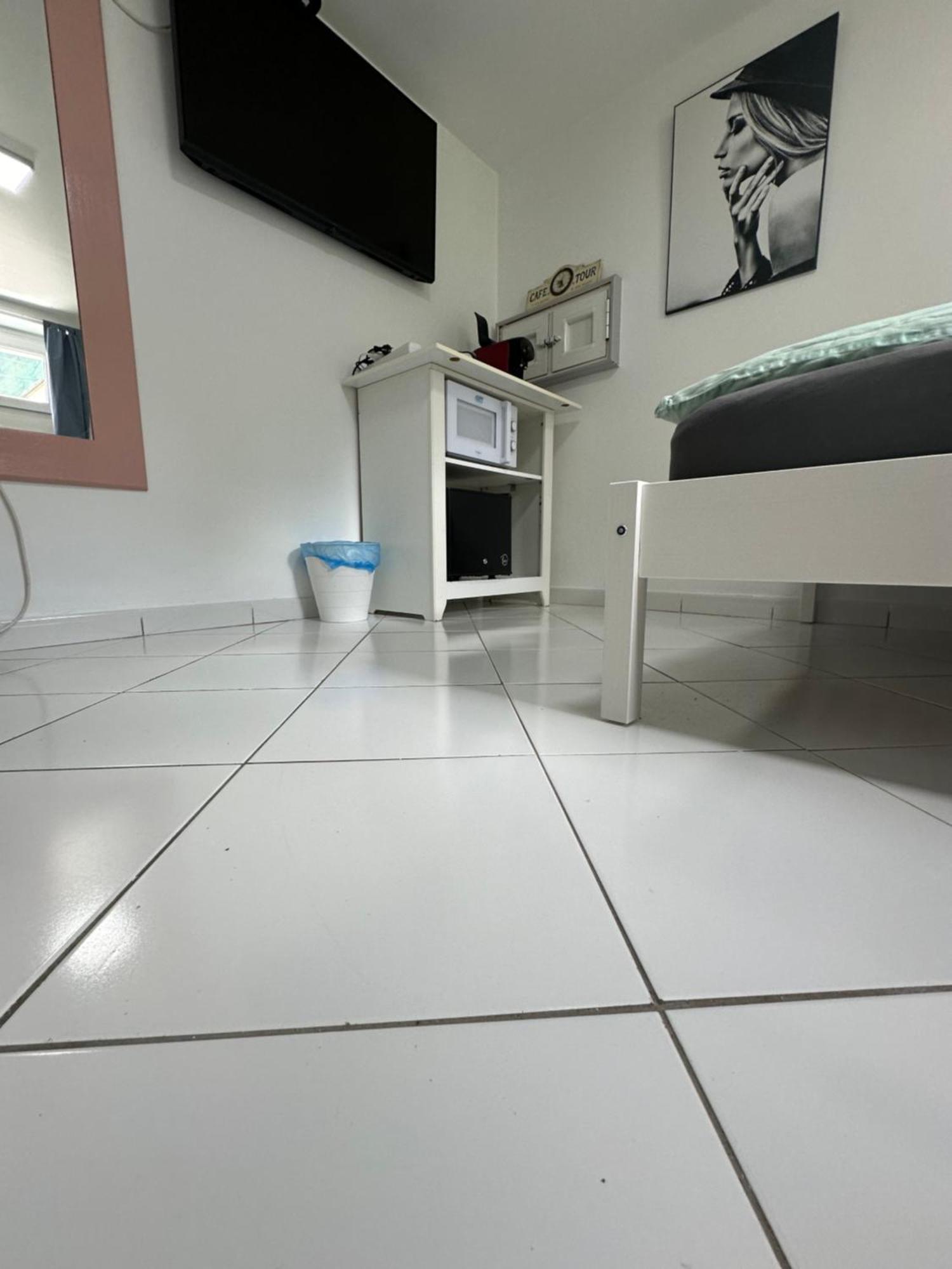 Simple room in Luxembourg city Extérieur photo